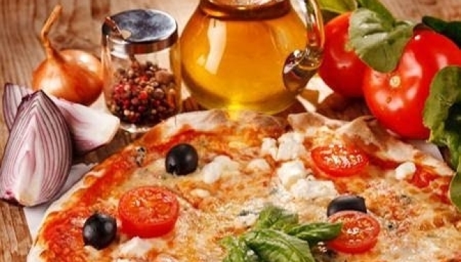Stasera pizza! | Pizza Familiare e Bibita, da asporto
